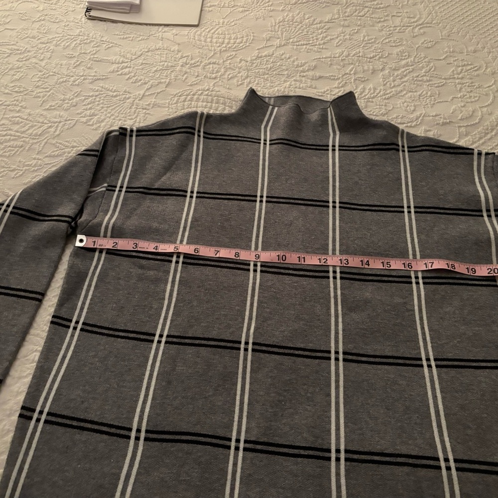 Max Studio Color Block Top - Picture 3 of 5